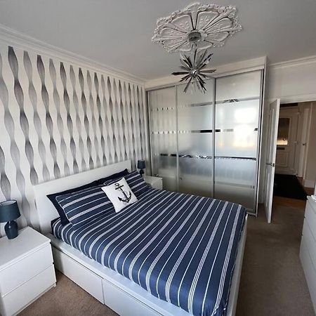Fantastic 3 Bedroom Holiday Home Millport Extérieur photo