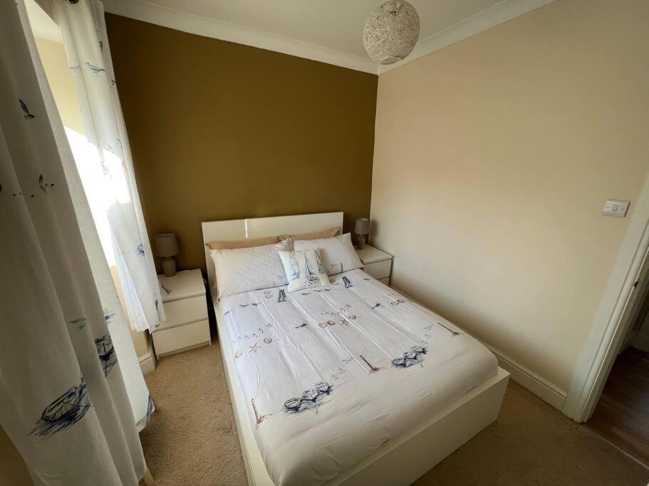 Fantastic 3 Bedroom Holiday Home Millport Extérieur photo