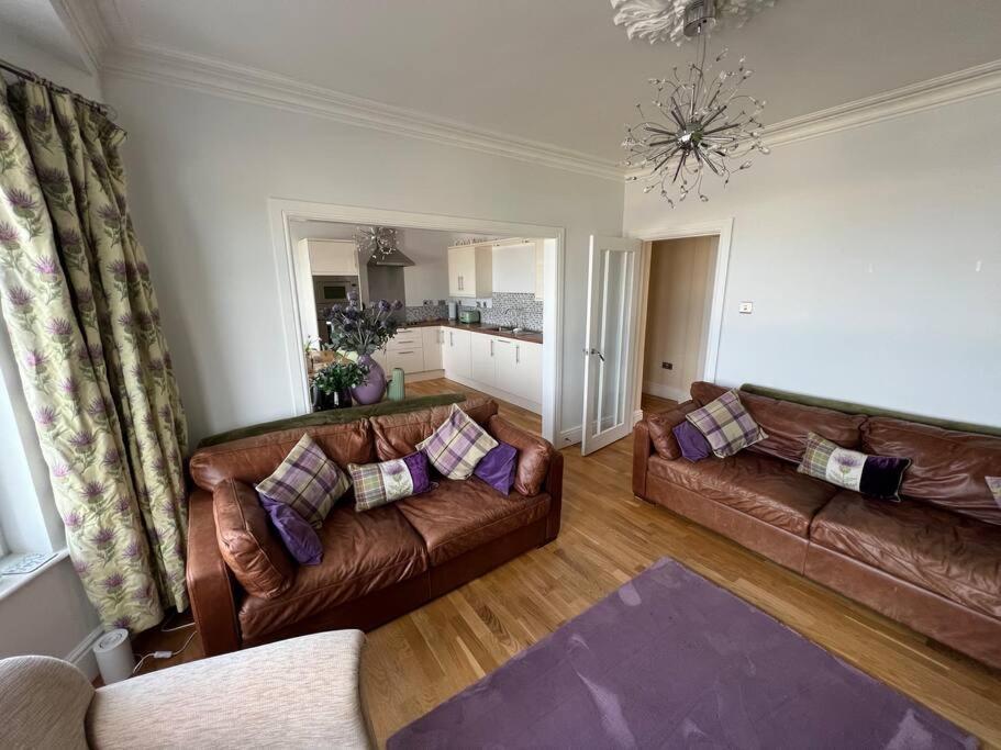 Fantastic 3 Bedroom Holiday Home Millport Extérieur photo
