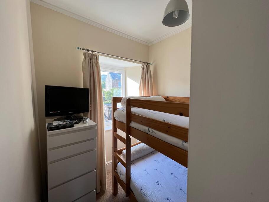 Fantastic 3 Bedroom Holiday Home Millport Extérieur photo