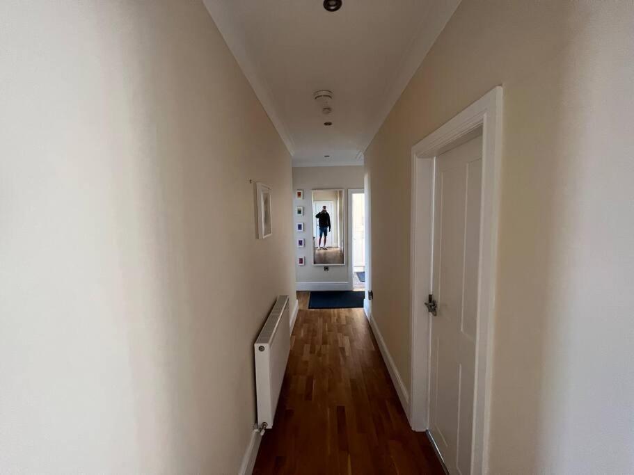 Fantastic 3 Bedroom Holiday Home Millport Extérieur photo
