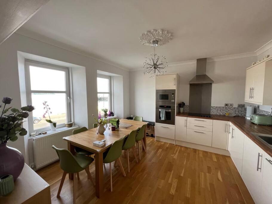 Fantastic 3 Bedroom Holiday Home Millport Extérieur photo
